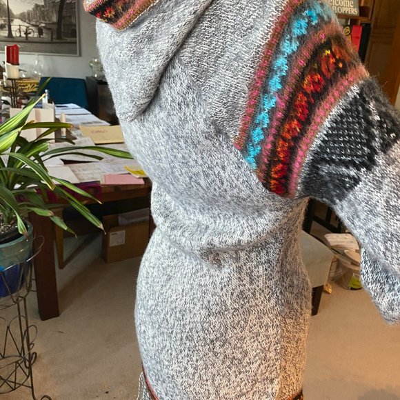 Sweater - Picture 3 of 6